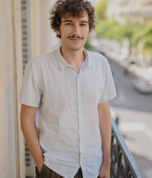 Guitar teacher Paris Alex